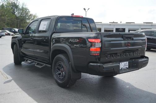 2025 Nissan Frontier PRO-X