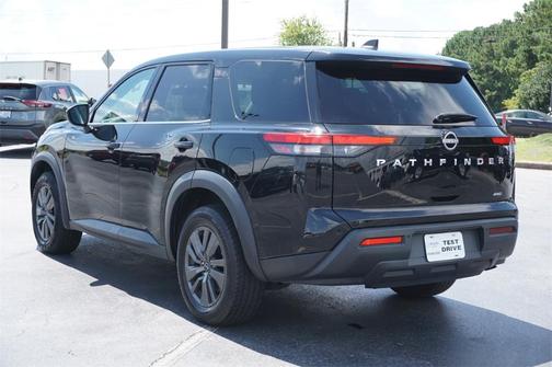 2023 Nissan Pathfinder S