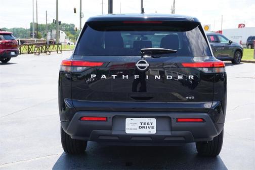 2023 Nissan Pathfinder S