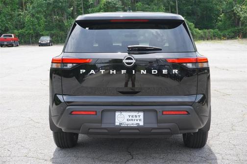 2025 Nissan Pathfinder S