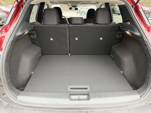 Scarlet Ember T 2026 Nissan Kicks SV