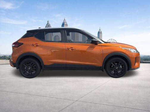 Monarch Orange / Super Black 2024 Nissan Kicks SV