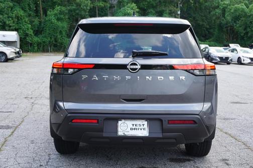 2025 Nissan Pathfinder S