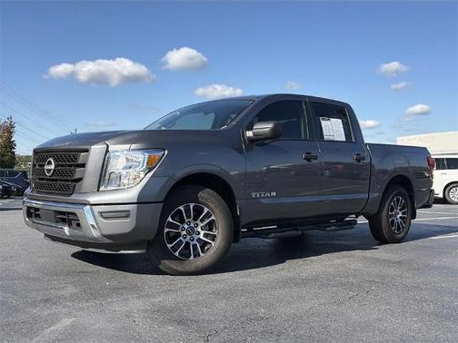 2024 Nissan Titan SV