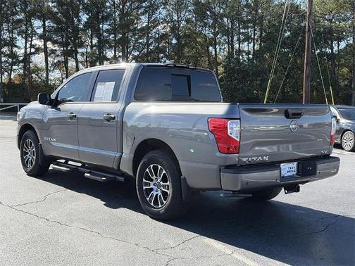 2024 Nissan Titan SV