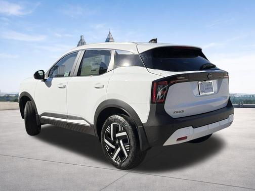 Fresh Powder 2026 Nissan Kicks SV