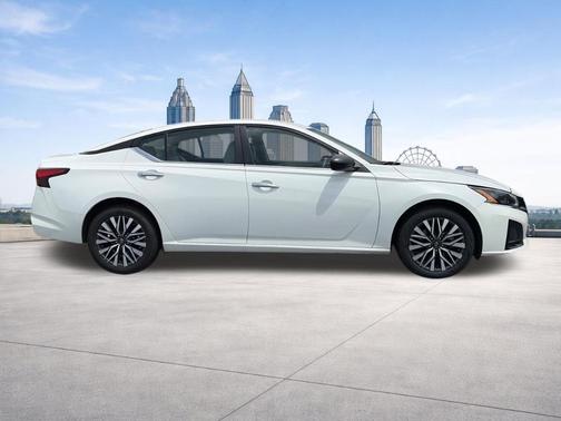 White 2024 Nissan Altima 2.5 SV