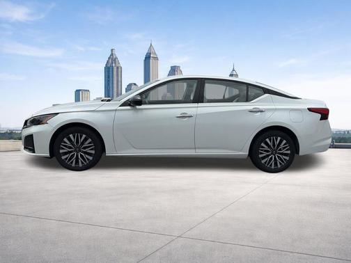 White 2024 Nissan Altima 2.5 SV