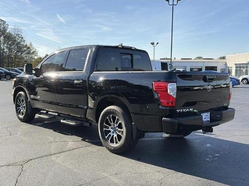 2024 Nissan Titan SV