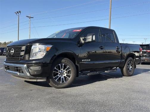 2024 Nissan Titan SV
