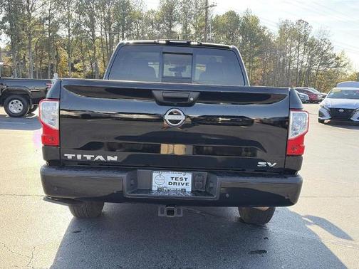 2024 Nissan Titan SV