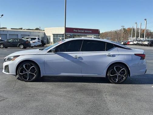 2025 Nissan Altima SR