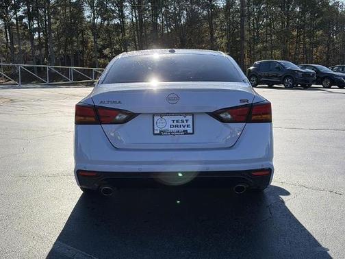 2025 Nissan Altima SR