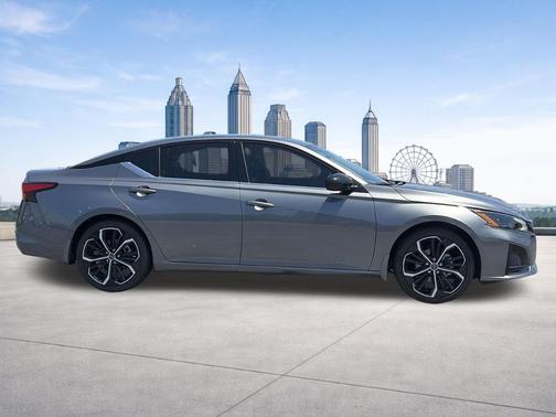 Gun Metallic 2023 Nissan Altima 2.5 SR