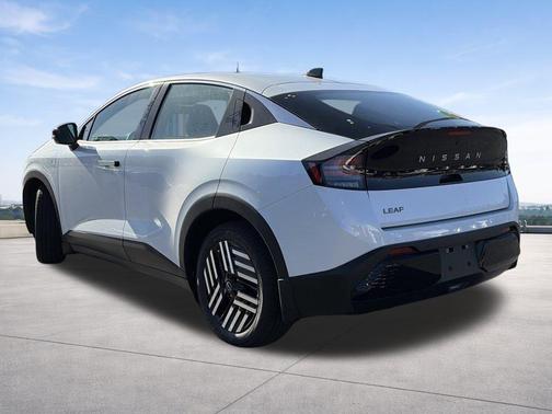 Everest White P 2026 Nissan Leaf SV+