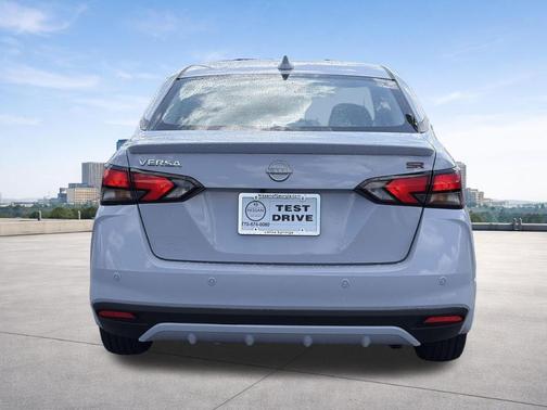 Gray Sky Pearl 2025 Nissan Versa 1.6 SR