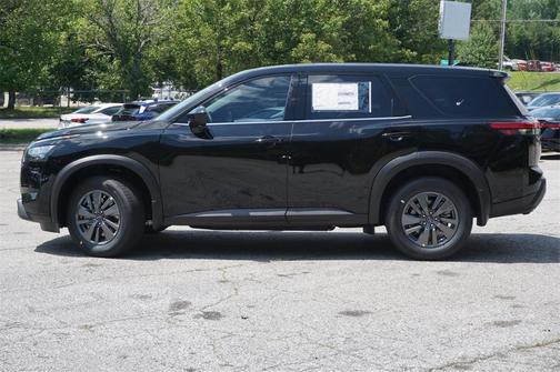 2025 Nissan Pathfinder S