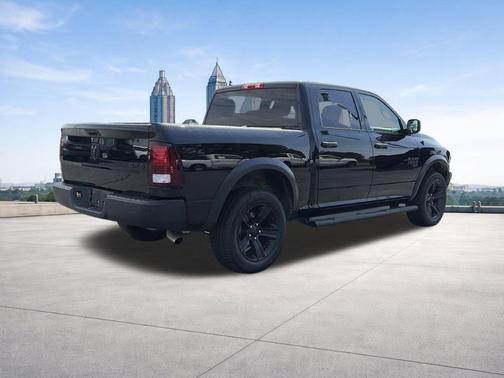 Diamond Black 2022 RAM 1500 Classic SLT
