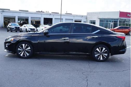 2022 Nissan Altima 2.5 SV