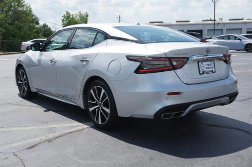 2023 Nissan Maxima SV