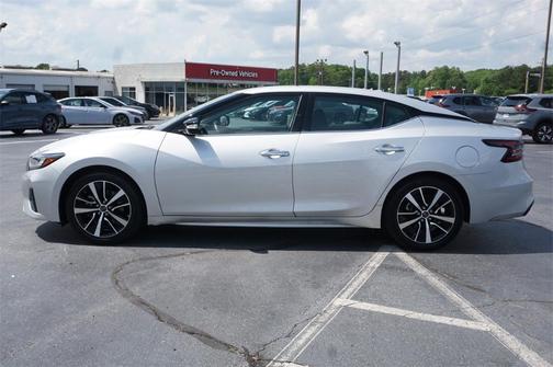2023 Nissan Maxima SV
