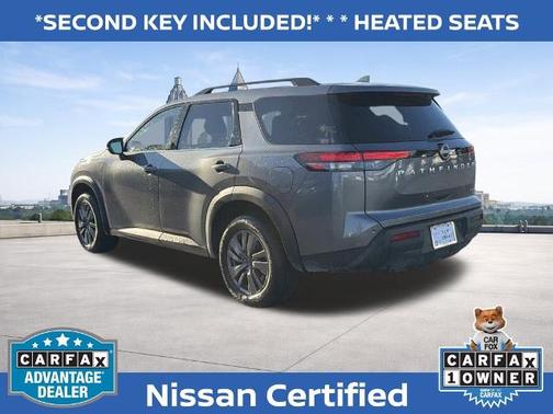 2024 Nissan Pathfinder SV