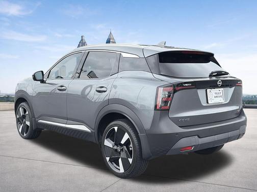 Gun Metallic 2025 Nissan Kicks SR