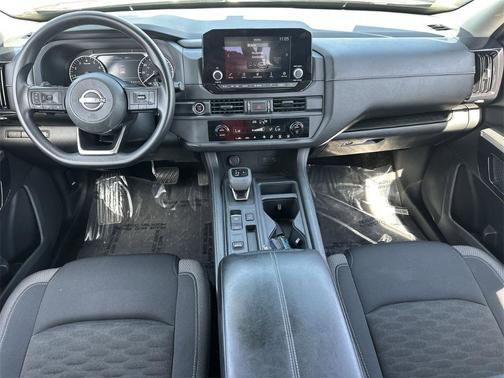 2023 Nissan Pathfinder S