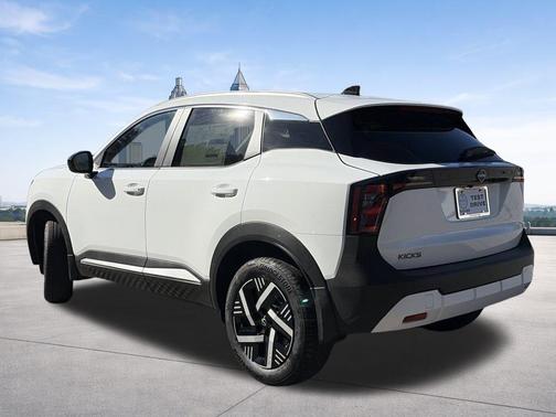 Fresh Powder 2026 Nissan Kicks SV