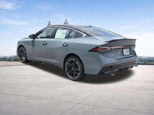 2t Gry Blk Roof 2026 Nissan Sentra SR