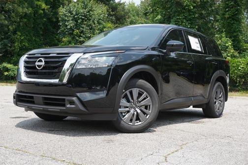 2025 Nissan Pathfinder S