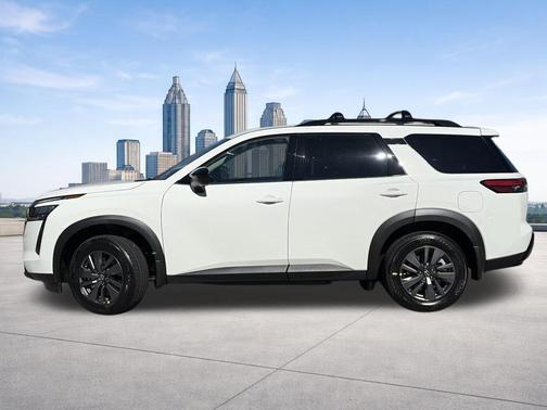 Glacier White 2026 Nissan Pathfinder SV