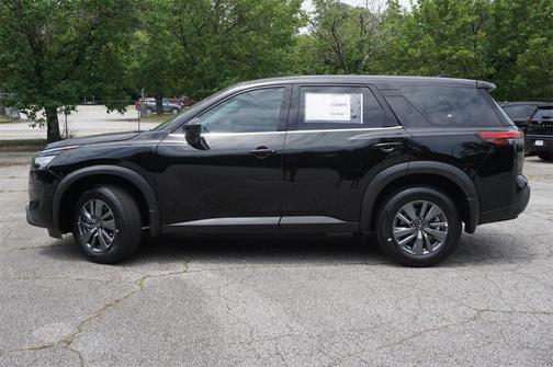 2025 Nissan Pathfinder S