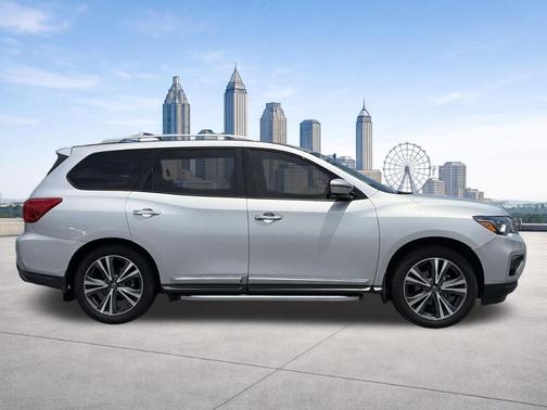Brilliant Silver Metallic 2019 Nissan Pathfinder Platinum