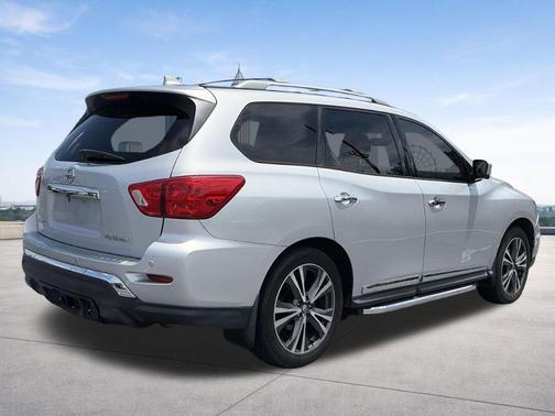 Brilliant Silver Metallic 2019 Nissan Pathfinder Platinum