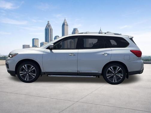 Brilliant Silver Metallic 2019 Nissan Pathfinder Platinum
