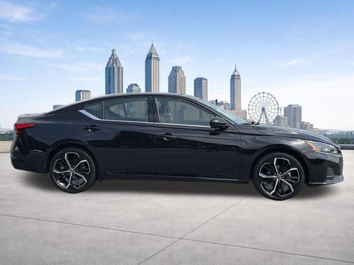 Super Black Clearcoat 2025 Nissan Altima SR