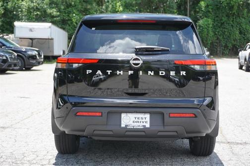 2025 Nissan Pathfinder S