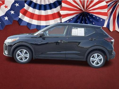 Super Black 2024 Nissan Kicks S