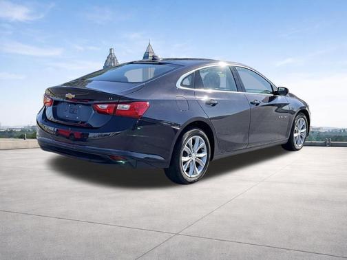 Night 2025 Chevrolet Malibu LT