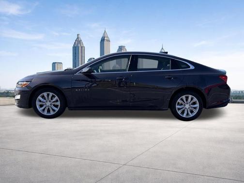 Night 2025 Chevrolet Malibu LT
