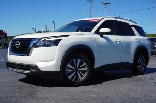 2024 Nissan Pathfinder SL