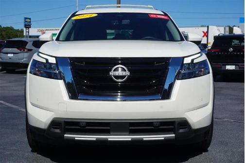 2024 Nissan Pathfinder SL