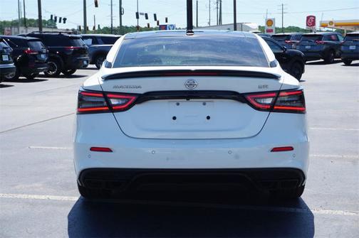 2021 Nissan Maxima SR