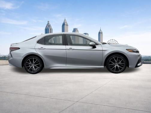 Celestial Silver Metallic 2024 Toyota Camry SE