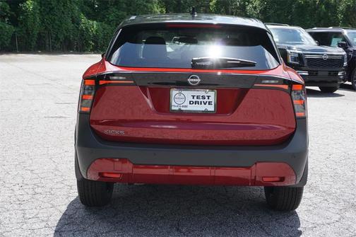 2025 Nissan Kicks SV