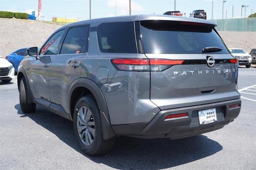2025 Nissan Pathfinder S