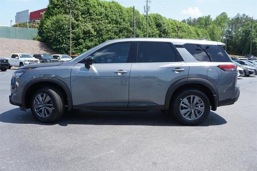 2025 Nissan Pathfinder S
