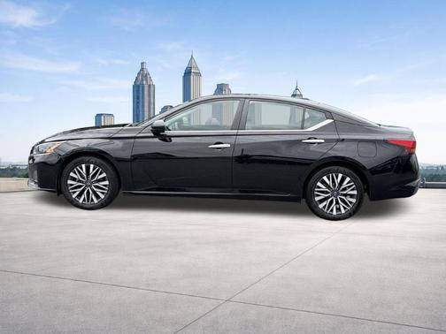 Black 2024 Nissan Altima 2.5 SV