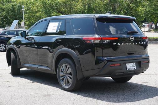 2025 Nissan Pathfinder S